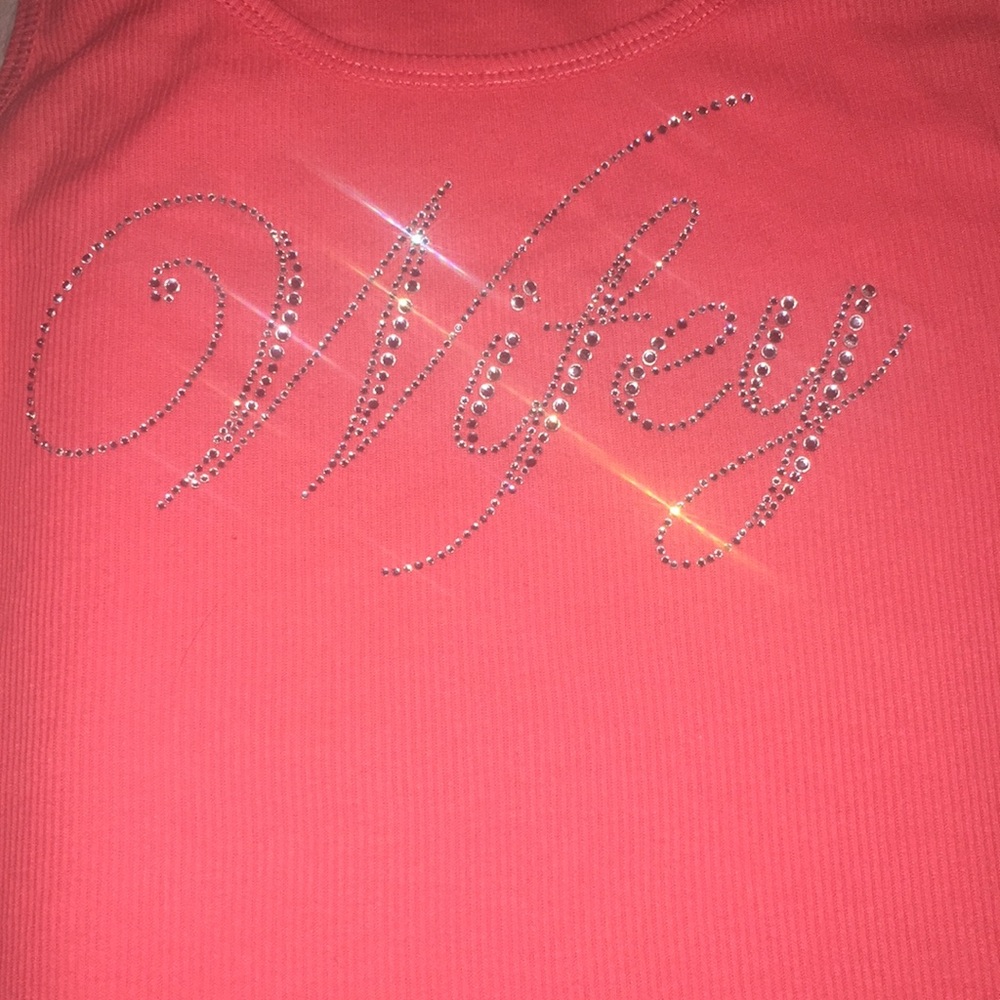 👰 Wifey ribbed tank top in size large. 👰